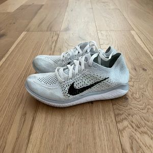 Nike free run fly knit sneakers